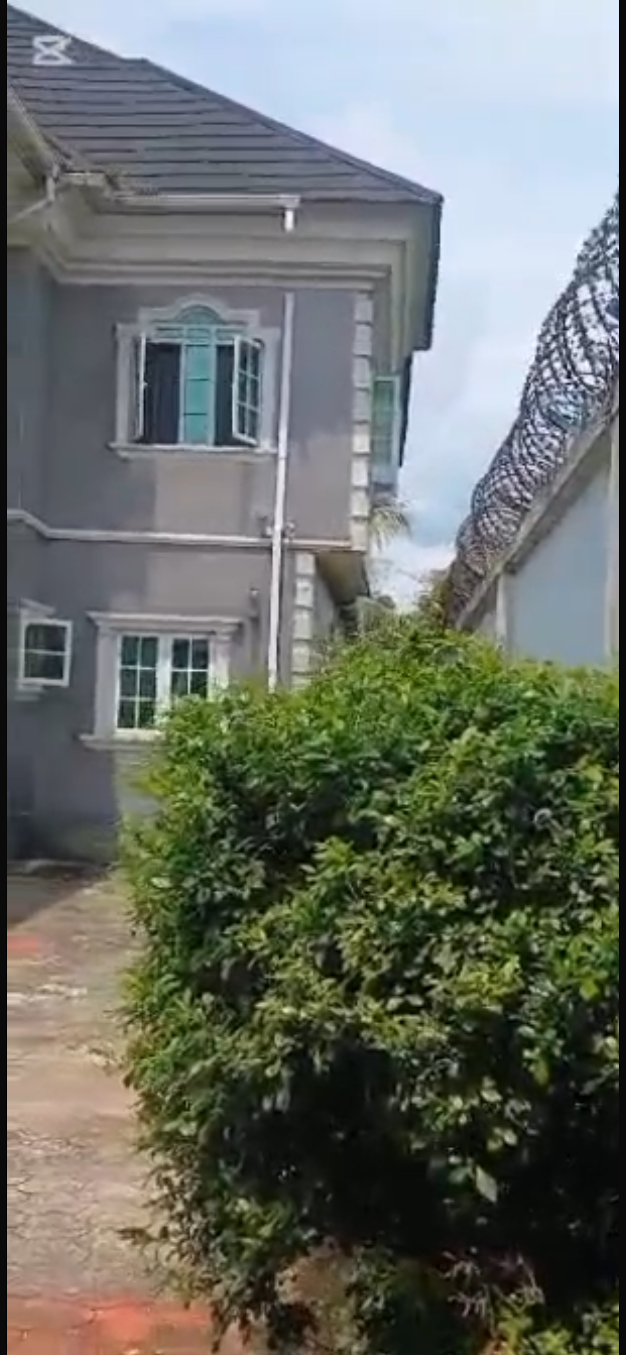 FOR SALE 6 Bedroom Duplex World Bank Housing Estate, Aba
